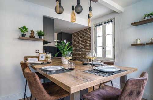 Tours City Centre Apartment | Le Baleschoux - PrestiPlace Collection
