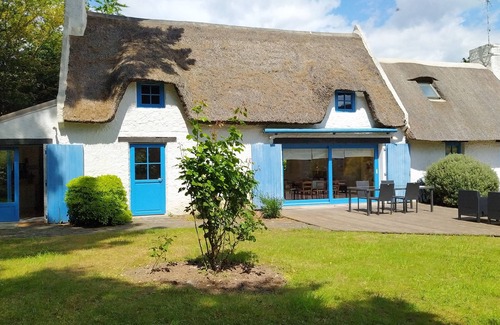 Concarneau Villa | Le Baluchon-Chaumière by the sea