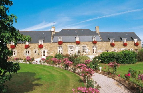 Saint-Jouan-des-Guerets Apartment | Le Belhem by Interhome