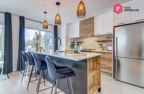 Pont-Rouge Ski Chalet | ⭐ Le Blanc Bouleau de Portneuf 🌳 Private Hot tub Pool Sauna Billiards Trails ⭐