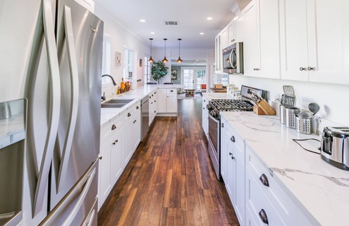 Canoga Park House | Le Bleu House - Newly Designed 3BR House w/POOL by Topanga