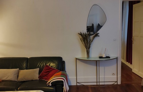 Bobigny Apartment | Le bonheur pantinois Elegant, quiet and spacious apartment
