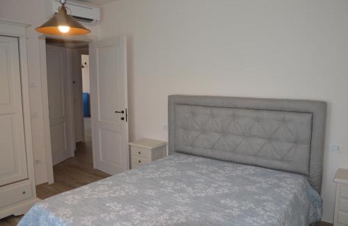 Castagneto Carducci Villa | Le Bozze -Villa Jenny con WI-FI, posto auto, piscina a sfioro a Castagneto Carducci