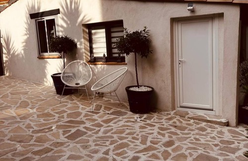 Le Cannet House | Le cabanon du Cannet.charming, fully-equipped two-room apartment close to amenities.