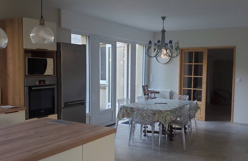 Chatillon-sur-Seine House | Le Cabinet: Charming house with enclosed exterior