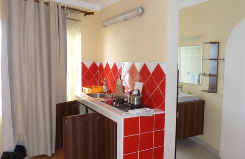 Tombeau Bay House | Le Cactus Guesthouse