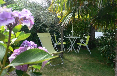 Baden Apartment | Le Camélia * Air-conditioned Gulf of Morbihan Quiet Charm Comfort Garden Wifi