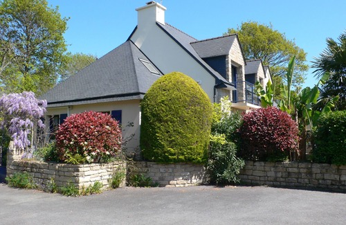 Baden Apartment | Le Camélia * Air-conditioned Gulf of Morbihan Quiet Charm Comfort Garden Wifi
