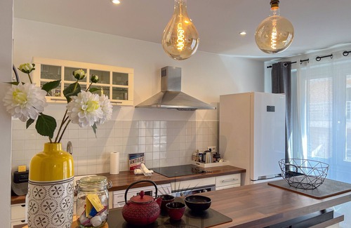 Antibes City Centre Apartment | LE CARNOT Apartment for 2 By Sunset