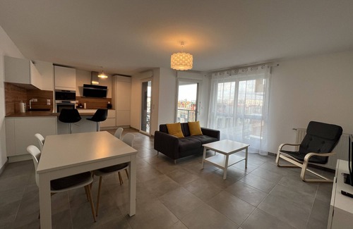 Casselardit Apartment | Le Cartoucherie : T3 neuf proche Tram & Zénith