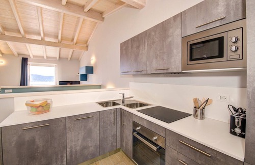 Pulciano Villa | Le Casette - Leccino with lake view, pool and private Jacuzzi