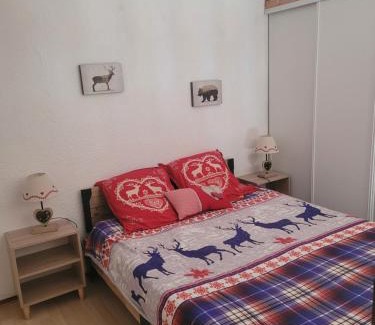 Les Rousses Apartment | LE CHALET DES SAPINS, Superbe Duplex avec belle vue, Au Coeur Des Rousses, Tout confort 5 pers, Draps inclus, parking gratuit