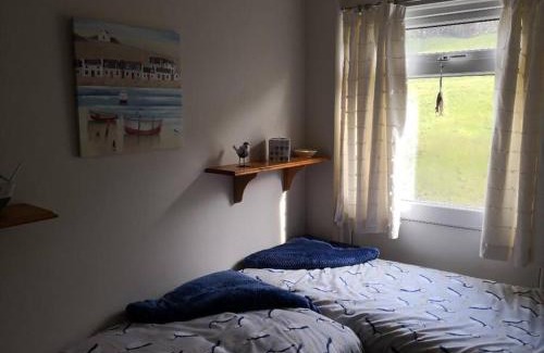 Pembroke Apartment | 'Le Chalet II' free unlimited wifi 2 bed chalet House