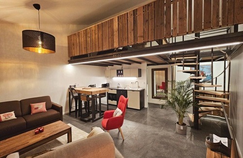 Genas Apartment | Le Chalet-Loft-Private Bathroom-Apartment-Garden view