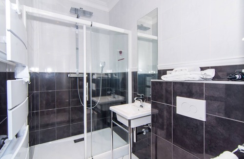 Charmettes - Bellecombe Apartment | LE CHAMBORD - Lyon apartment near PART DIEU
