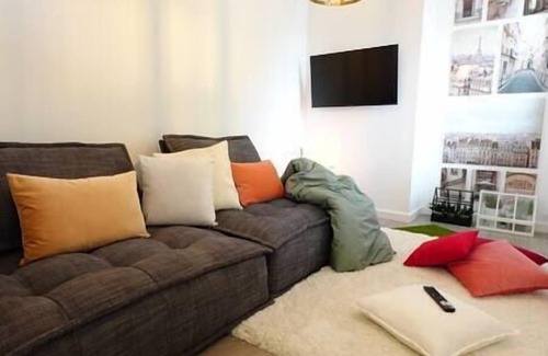 Sallaumines House | Le Charme Parisien - Confortable