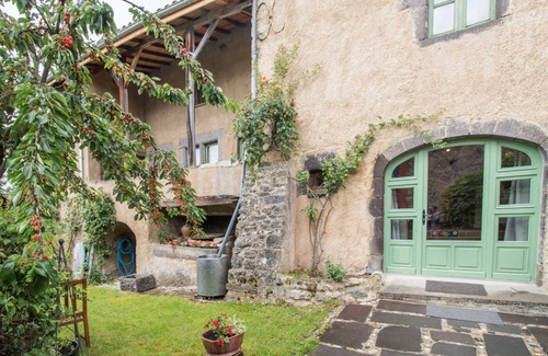 Teilhede House | Le Chat Bleu - Teilhede
