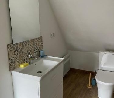 Ecques Apartment | Le chat sur le balai