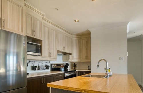Boischatel Apartment | Le Chic Condo | Confort aux Chutes Montmorency