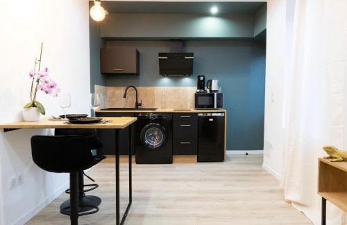Vesoul Apartment | Le Cinq : Appartement Chic&Cosy, jardin privatif