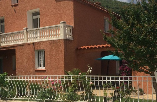 Amelie-les-Bains-Palalda Apartment | Le Clos de L 'Albizia apartment in the heart of the Pyrenees Orientales