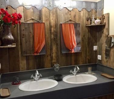 Fontaine-sur-Ay Bed & Breakfast | le Clos de la Livre