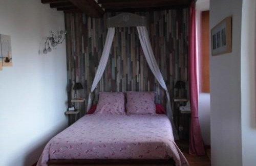 La Vendelee House | Le Clos des Tilleuls D Day Home, Chambres d'hôtes, Suite avec Sauna Privatif, Suite avec balnéothérapie privative, en supplément option SPA bain à remous