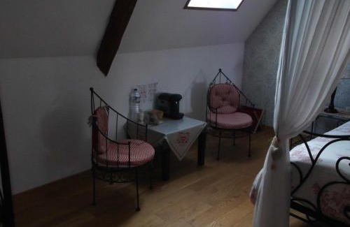 La Vendelee House | Le Clos des Tilleuls D Day Home, Chambres d'hôtes, Suite avec Sauna Privatif, Suite avec balnéothérapie privative, en supplément option SPA bain à remous