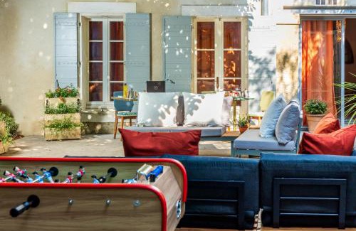 L'Isle-sur-la-Sorgue Apartment | Le Clos Violette et Le 11 D'Aglaé - Hôtel de Charme Design de Luxe