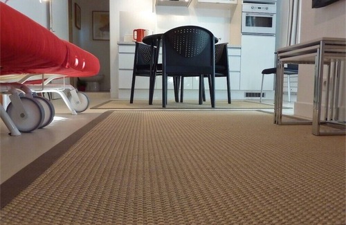 Marcq-en-Baroeul Apartment | 'Le Cosmobulles' Furnished studio. Gr Boulevards de Lille. Week or month rental