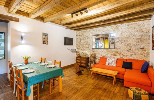 Richebourg - Saint-Clement Apartment | Le Cours Saint Pierre - Entre Château et Cathédrale
