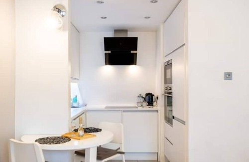 Adamsdown Apartment | Le Cwtch - Beautiful 1 bed apartment