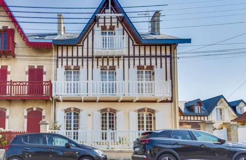 Courseulles-sur-Mer House | Le Cyclamen by Interhome