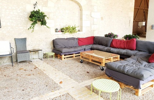 Pouillac House | LE DOMAINE DU HAUT PREAU-7 bedrooms-5 bathrooms, swimming pool, tennis court, petanque area