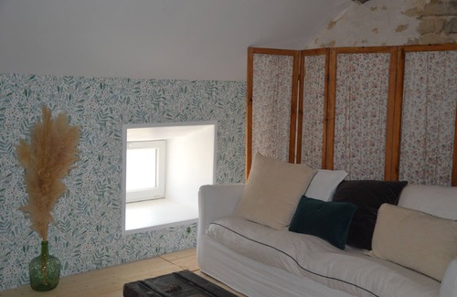 Stigny House | le domaine aux herbes folles