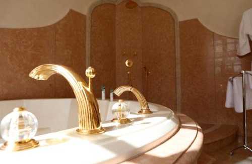 Saint-Gatien-des-Bois Bed & Breakfast | Le Domaine Du Lieu Athan ,réservé aux adultes