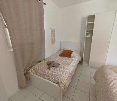 Saint-Gely-du-Fesc Apartment | Le domaine des cigales