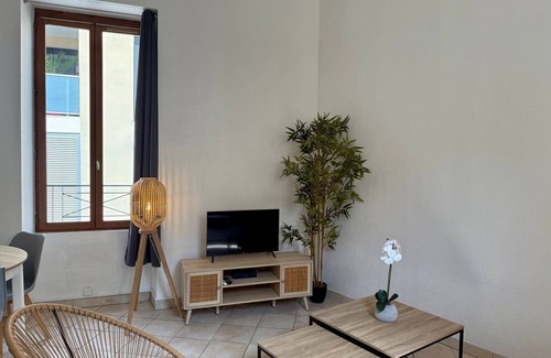 Quartier Administrations Apartment | Le Duplex des Arènes,centre Nîmes,gare & monuments