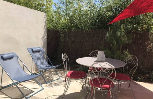 Arpaillargues-et-Aureillac Cottage | Le Mazet des Lauriers in Uzès - Gîte with Jacuzzi
