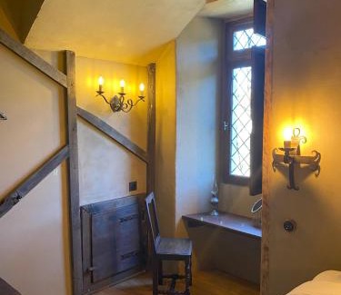 Saint-Etienne-Vallee-Francaise Bed & Breakfast | Le Château de Cambiaire