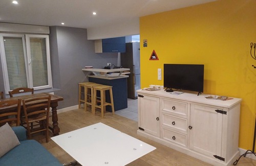 Centre Erlon Apartment | Le Grenier à Sel, Chaleureux 2 Chambres, 6pl, Centre Gare
