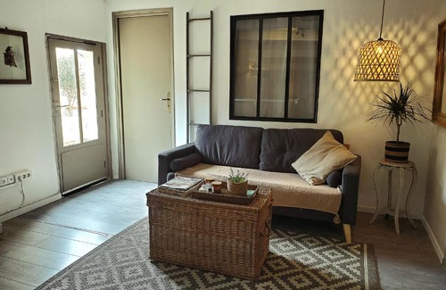 Beziers Apartment | Le Grenier superbe T3 Climatisation Terrasse Wi-Fi Netflix 15 mn coeur de ville 70m2
