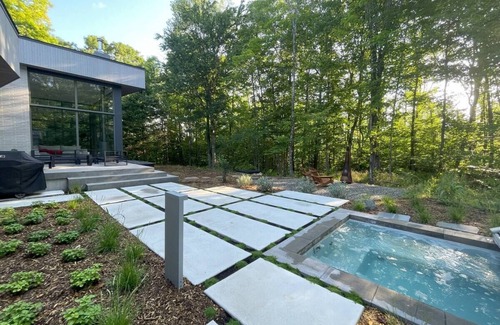 Eastman House | Le Hibou - Eastman