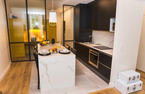 Secteur 2 Apartment | Le Huppé, Hypercentre, proche Bastille, WIFI illimité & Netflix