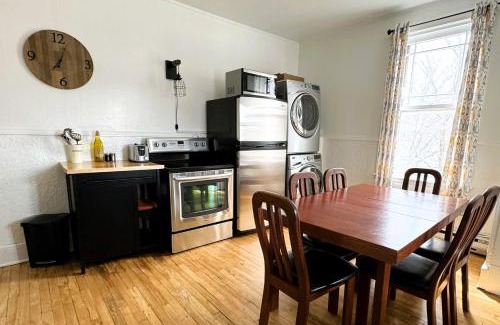 Vieux-Limoilou Apartment | Le Limoulois - Adorable 6 Places