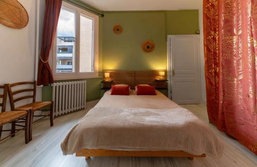 Republique Apartment | Le Louis B - Appartement calme et lumineux proche Thermes
