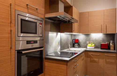 Chamonix City Centre Apartment | Le Majestic 76 appt - an apartment that sleeps 6 guests in 2 bedrooms