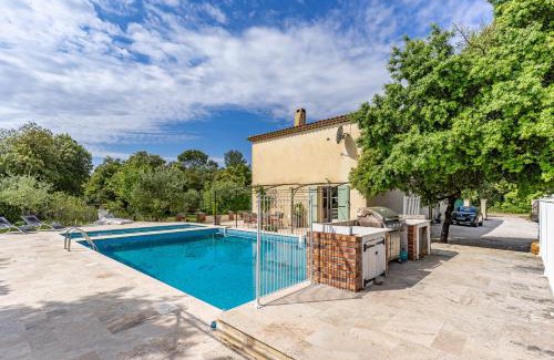 Flassans-sur-Issole House | Le Manoir De Flassans