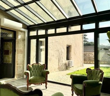 Sevremont House | Le Manoir médiéval de Garance