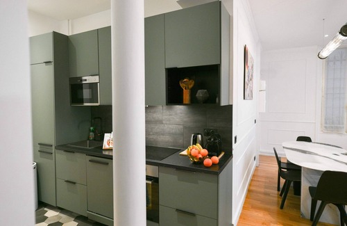 Arsenal Apartment | Le Marais Pl de la Bastille 3BD 3BTH for 10 guests